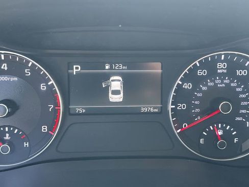 Certified 2024 Kia Forte LXS w/ LXS Technology Package image 24