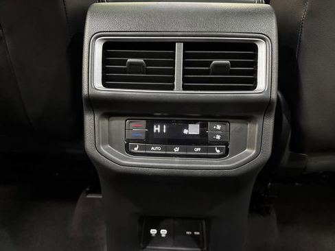 Used 2024 Volkswagen Atlas SEL image 34