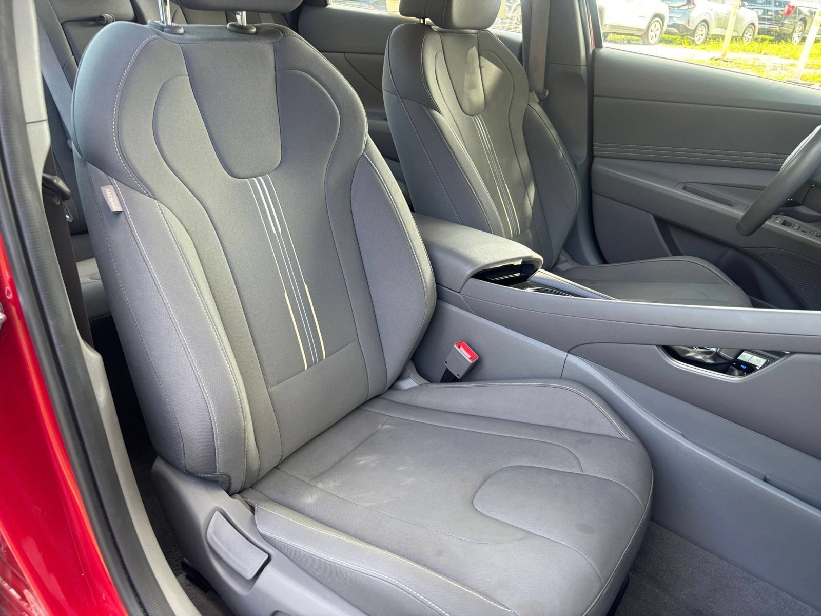Used 2025 Hyundai Elantra SEL FWD image 36