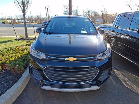 Used 2019 Chevrolet Trax LT w/ Driver Confidence Package image 2