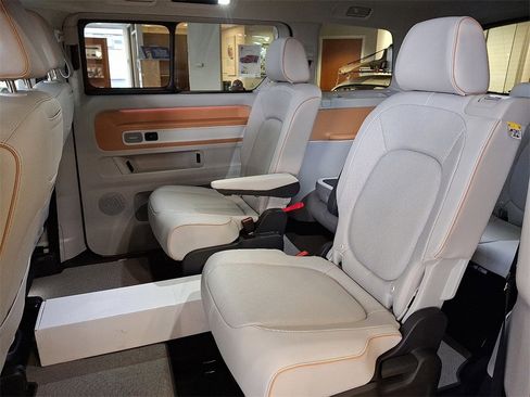 New 2025 Volkswagen ID. Buzz 1st Edition image 6