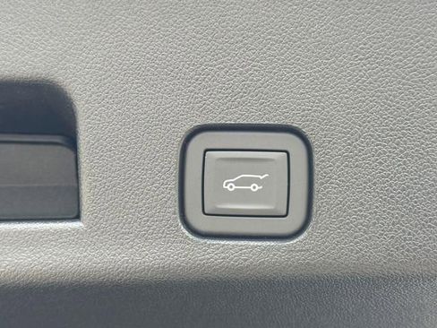 New 2026 Chevrolet Traverse LT w/ Sun and Wheel Package FWD image 20