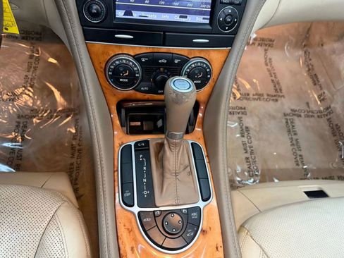 Used 2009 Mercedes-Benz SL 550 w/ Premium I Pkg image 26