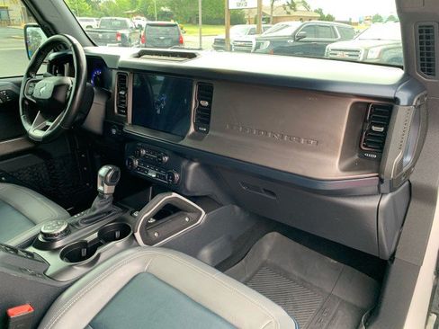 Used 2022 Ford Bronco Outer Banks w/ Sasquatch Package AWD/4WD image 18