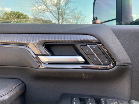 Used 2025 GMC Sierra 2500 AT4 w/ AT4 Premium Plus Package image 29