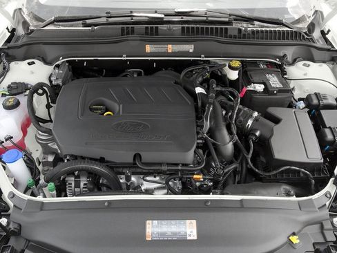 Used 2017 Ford Fusion SE w/ Fusion SE Technology Package FWD image 13