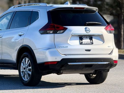 Used 2020 Nissan Rogue SV image 48