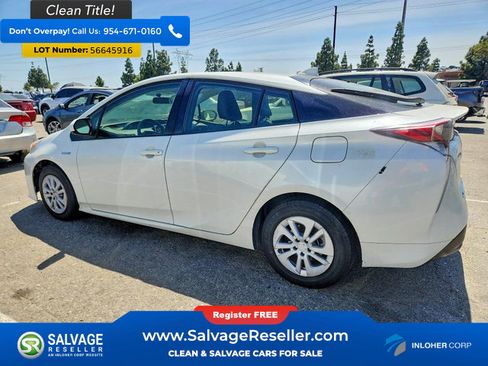 Used 2016 Toyota Prius Two w/ Preferred Accessory Package FWD image 3