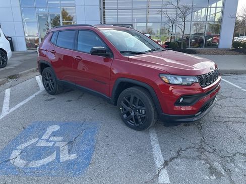 New 2026 Jeep Compass Latitude image 32