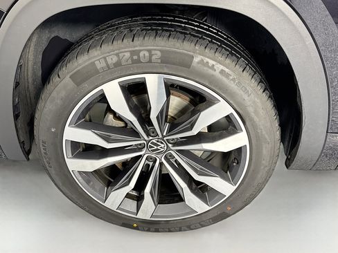 Used 2023 Volkswagen Atlas SEL Premium image 34