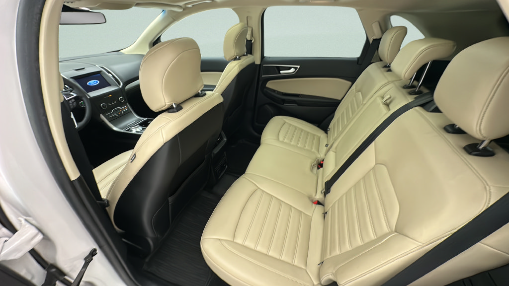 Used 2019 Ford Edge SEL w/ Equipment Group 201A AWD/4WD image 8