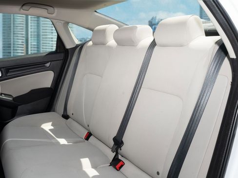 Certified 2022 Honda Civic LX image 18