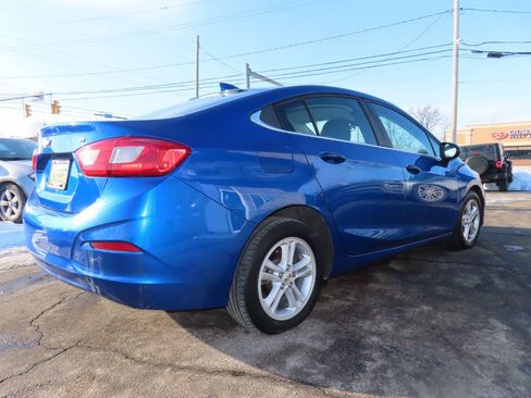 Used 2017 Chevrolet Cruze LT FWD image 22