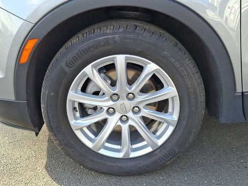 Used 2023 Cadillac XT4 Luxury w/ Cold Weather Package image 9