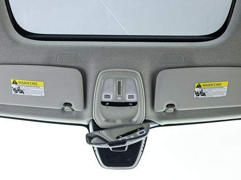 Certified 2025 Volvo XC40 B5 Plus image 18