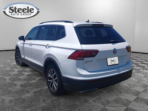 Used 2019 Volkswagen Tiguan SE w/ Panoramic Sunroof Package FWD image 2
