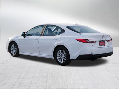 Certified 2025 Toyota Camry LE image 5