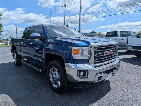 Used 2015 GMC Sierra 2500 SLT w/ Duramax Plus Package AWD/4WD image 9