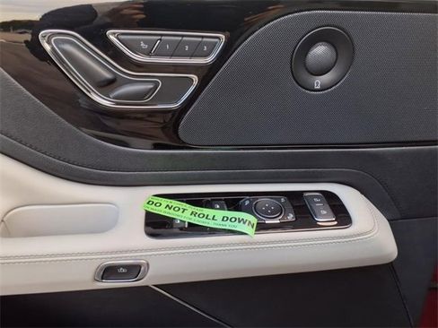 New 2025 Lincoln Aviator Reserve w/ Jet Appearance Package image 9