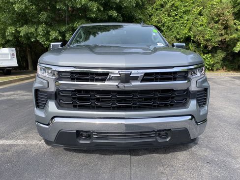 Used 2025 Chevrolet Silverado 1500 LT AWD/4WD image 3