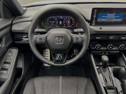 Used 2025 Honda Accord Sport image 16
