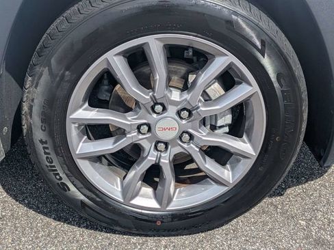 Used 2024 GMC Terrain SLT FWD image 11