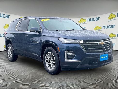 Used 2023 Chevrolet Traverse LT w/ Rear Camera Mirror Package AWD/4WD image 1