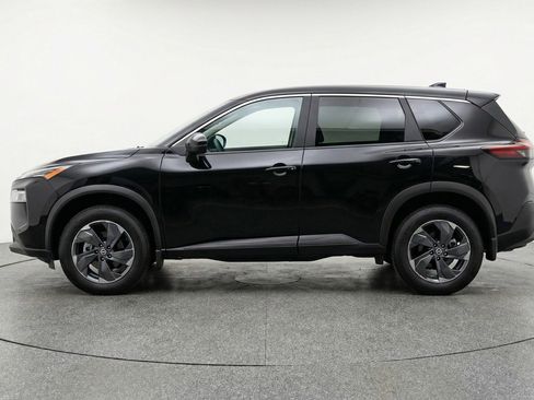 Used 2025 Nissan Rogue SV image 5