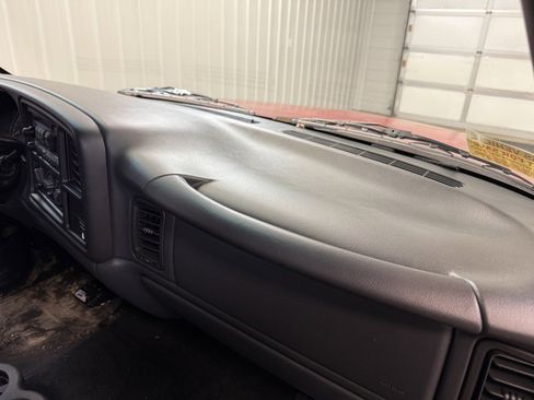 Used 2002 Chevrolet Silverado 1500 Base image 19