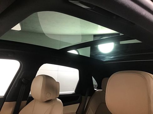Certified 2022 Porsche Cayenne AWD/4WD image 30