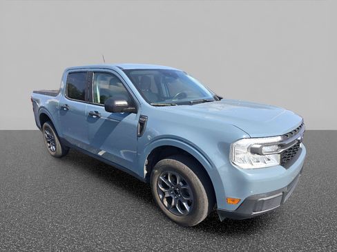 Used 2022 Ford Maverick XLT FWD image 2