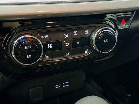 Used 2024 Chevrolet Trax LT w/ Driver Confidence Package image 17