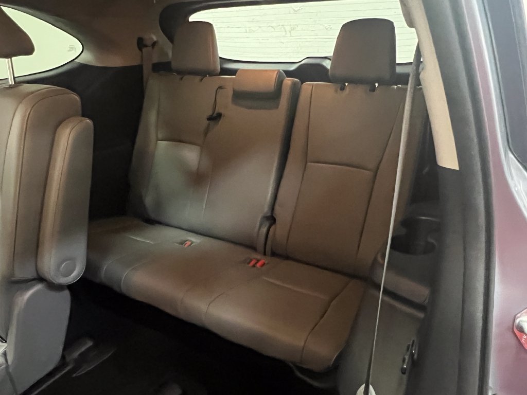 Used 2022 Toyota Highlander Limited FWD image 27