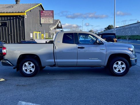 Used 2020 Toyota Tundra SR5 w/ SR5 Upgrade Package image 4