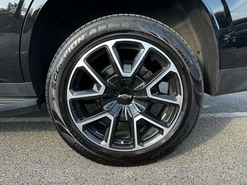 Used 2021 Chevrolet Tahoe RST w/ Luxury Package AWD/4WD image 33