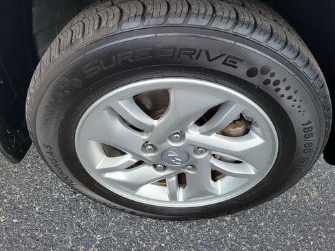 Used 2021 Hyundai Venue SE FWD image 35