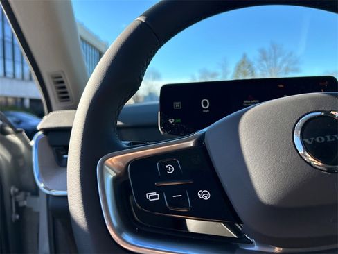 New 2025 Volvo EX90 Ultra image 13