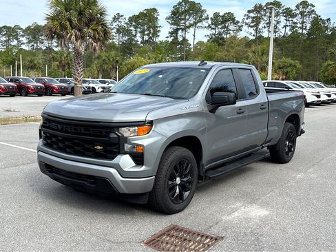 Used 2023 Chevrolet Silverado 1500 Custom image 3