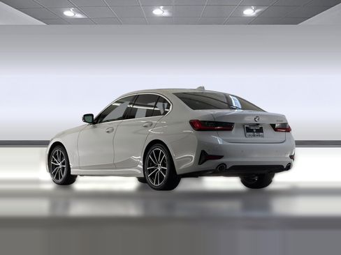 Used 2021 BMW 330i Sedan w/ Driving Assistance Package RWD image 3