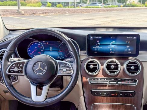 Used 2022 Mercedes-Benz GLC 300 4MATIC image 15