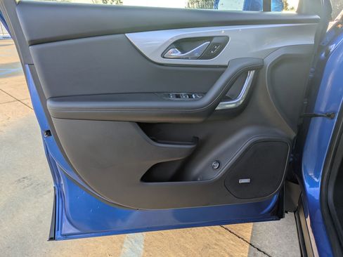 Used 2019 Chevrolet Blazer LT w/ Sun and Wheels Package image 11