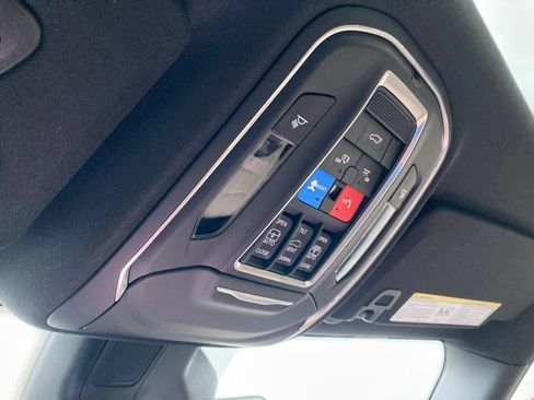 Used 2025 Jeep Grand Cherokee Limited w/ Luxury Tech Group II RWD image 31