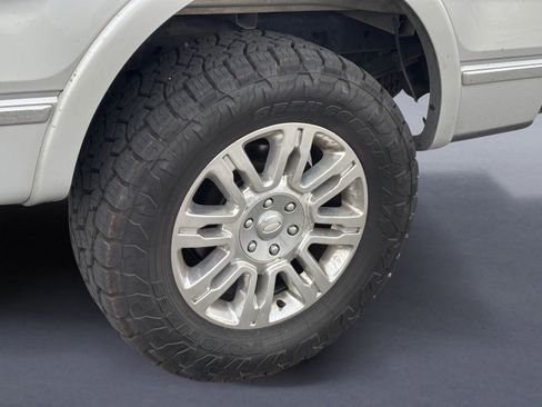 Used 2013 Ford F150 Platinum AWD/4WD image 5