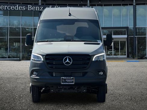 New 2025 Mercedes-Benz Sprinter 3500 image 9