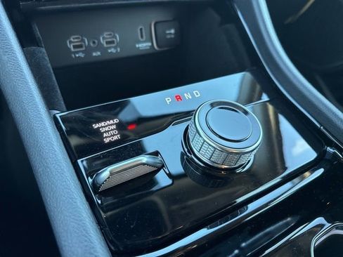 Certified 2022 Jeep Grand Cherokee Limited image 9