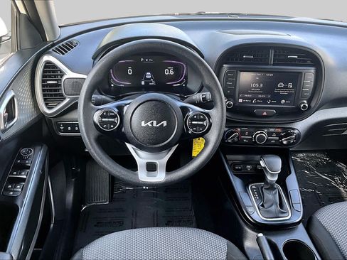 Used 2023 Kia Soul LX FWD image 5