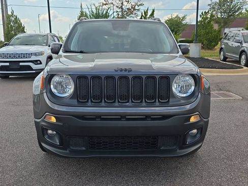 Used 2018 Jeep Renegade Altitude FWD image 8
