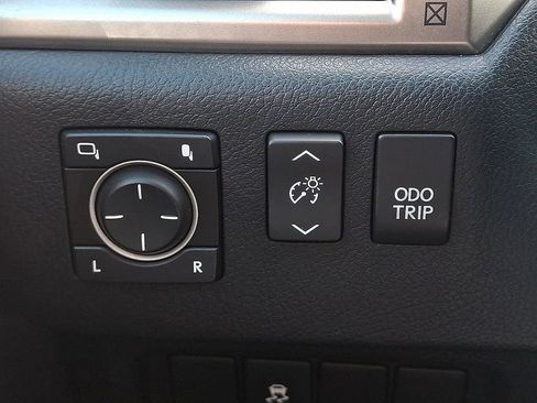 Used 2017 Lexus GX 460 AWD/4WD image 23