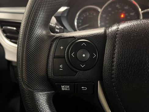 Used 2015 Toyota Corolla L image 22