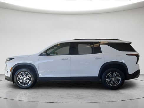 New 2026 Chevrolet Traverse LT w/ LPO, Floor Liner Package FWD image 6